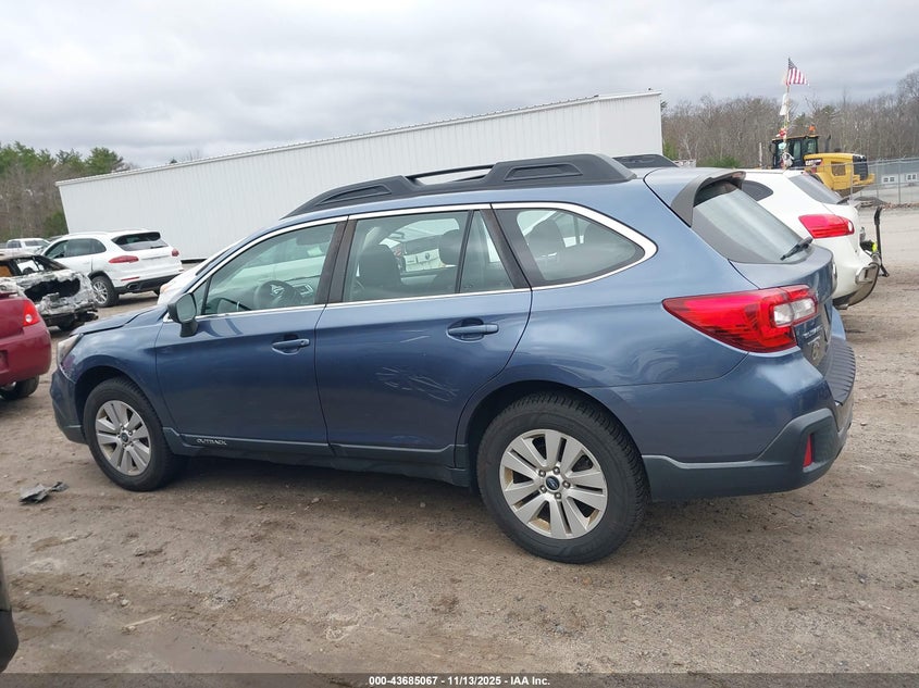 VIN 4S4BSAAC8J3370965 2018 SUBARU OUTBACK 2.5I