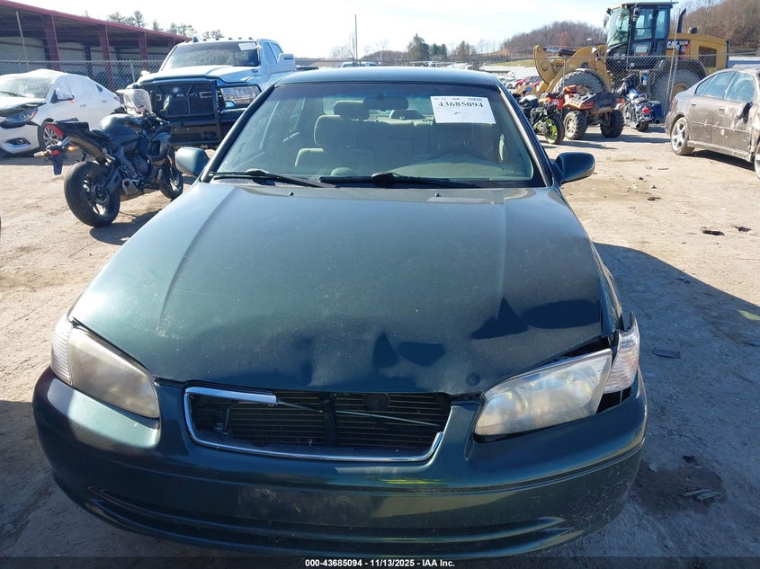 2000 Toyota Camry Le VIN: 4T1BG22K7YU985296 Lot: 43685094