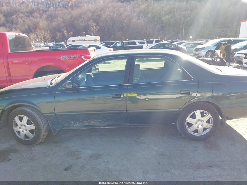 2000 Toyota Camry Le VIN: 4T1BG22K7YU985296 Lot: 43685094