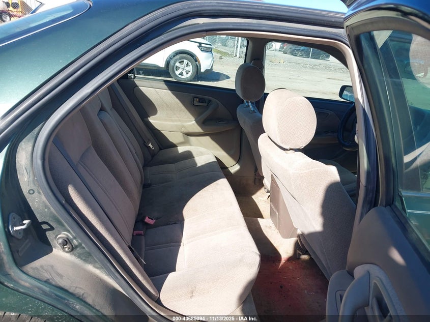 2000 Toyota Camry Le VIN: 4T1BG22K7YU985296 Lot: 43685094