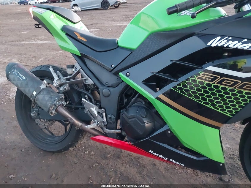 2015 Kawasaki Ex300 B VIN: JKAEX8B11FDA21427 Lot: 43685176