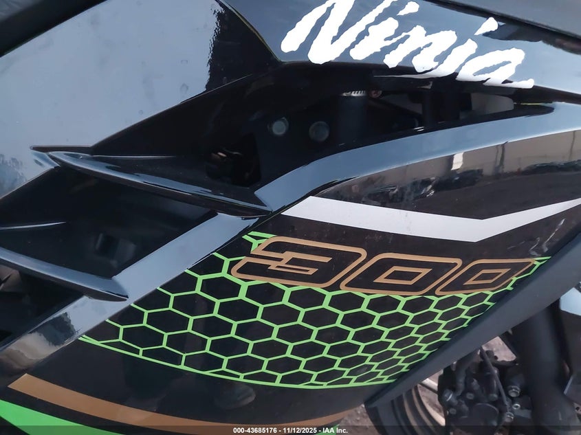 2015 Kawasaki Ex300 B VIN: JKAEX8B11FDA21427 Lot: 43685176