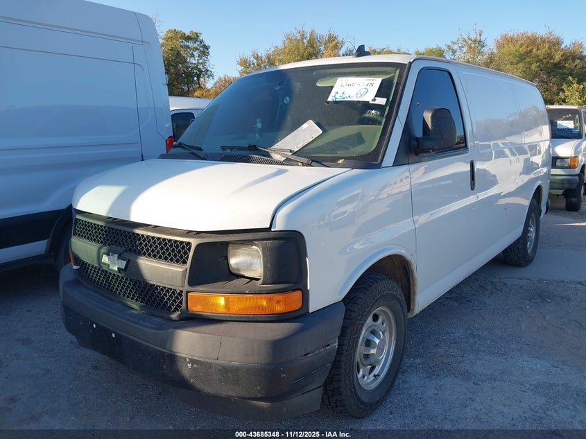 1GCWGAFF8H1183886 2017 CHEVROLET EXPRESS photo no. 2