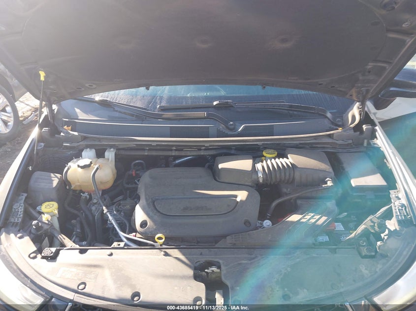 2021 Chrysler Pacifica Touring L VIN: 2C4RC1BG9MR571948 Lot: 43685419