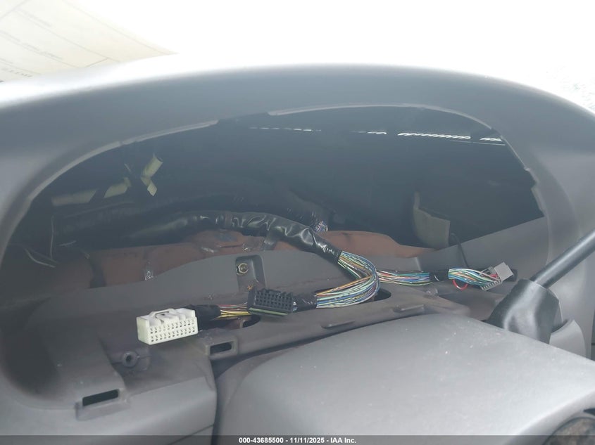 2001 Toyota Sequoia Limited V8 VIN: 5TDBT48A41S040536 Lot: 43685500