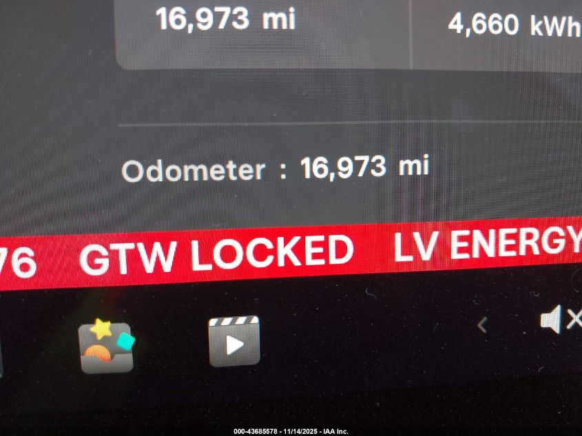 2025 Tesla Model 3 Long Range All-Wheel Drive VIN: 5YJ3E1EB8SF910076 Lot: 43685578