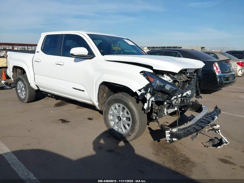 TOYOTA TACOMA SR5