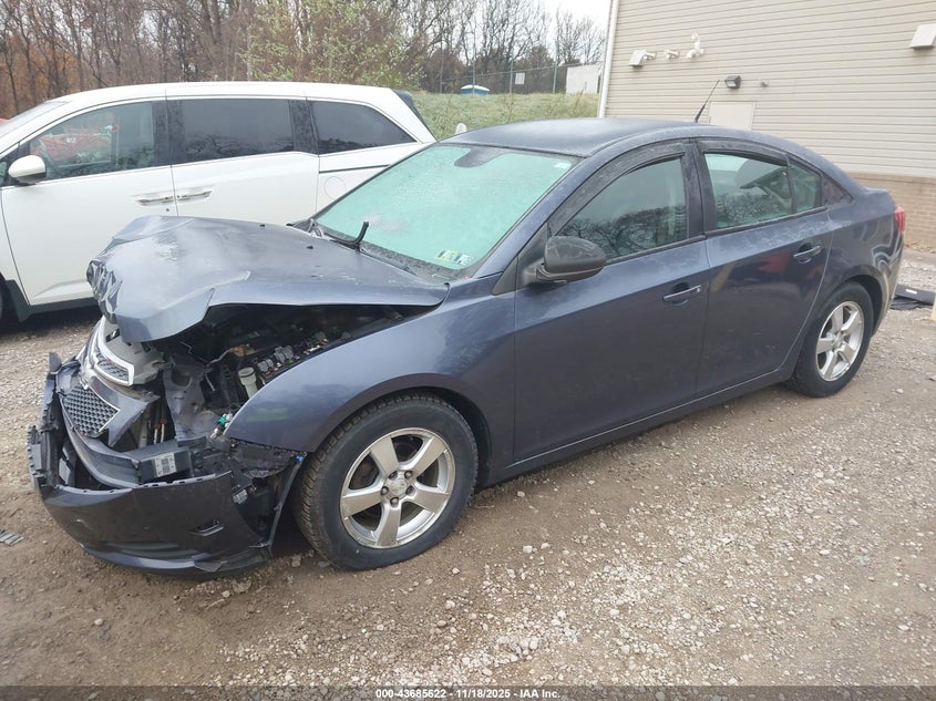 1G1PA5SGXD7295357 2013 CHEVROLET CRUZE photo no. 2