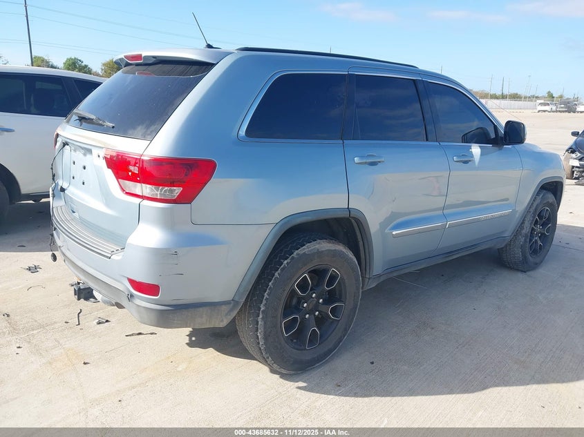 1C4RJEAG1DC569621 2013 JEEP GRAND CHEROKEE photo no. 4
