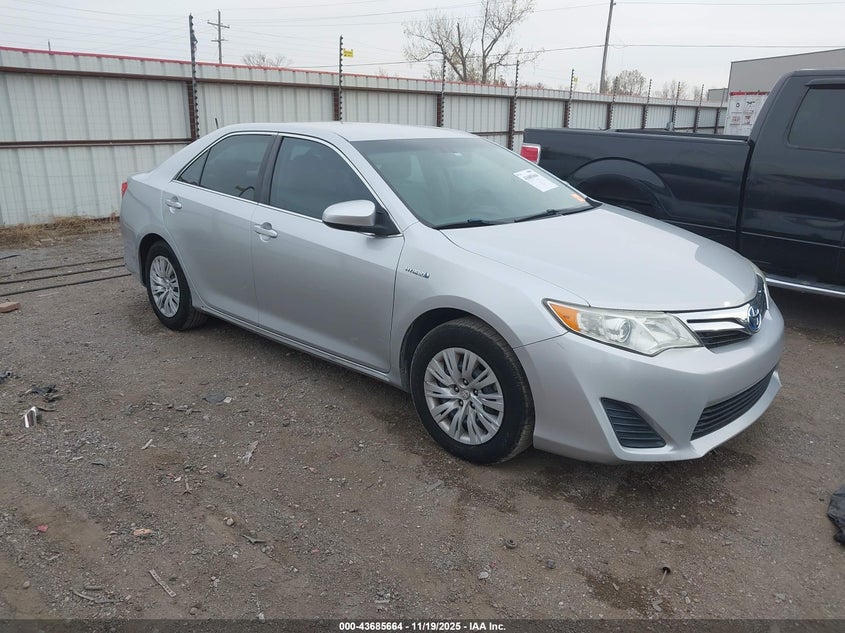 TOYOTA CAMRY HYBRID LE