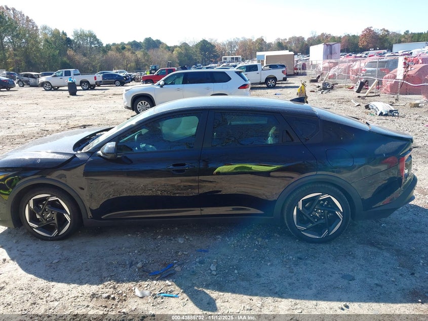 2025 Kia K4 Ex VIN: 3KPFU4DE2SE008090 Lot: 43685702