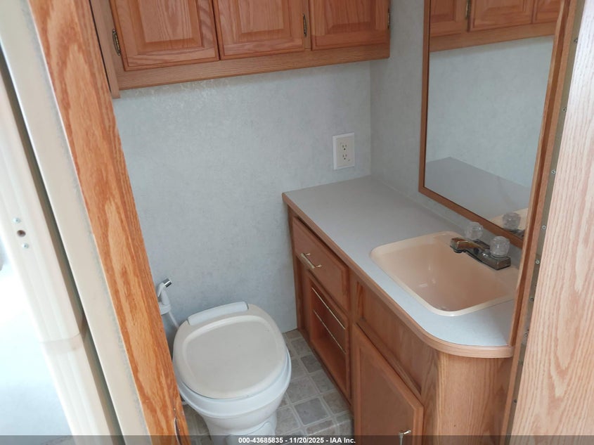 2004 Ford E-450 Cutaway Standard VIN: 1FDXE45SX4HB23275 Lot: 43685835