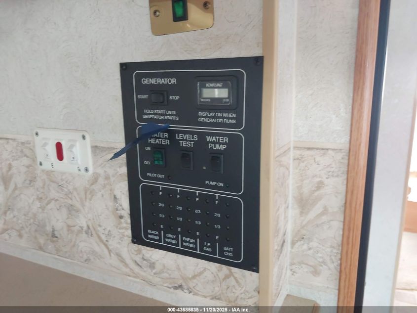 2004 Ford E-450 Cutaway Standard VIN: 1FDXE45SX4HB23275 Lot: 43685835