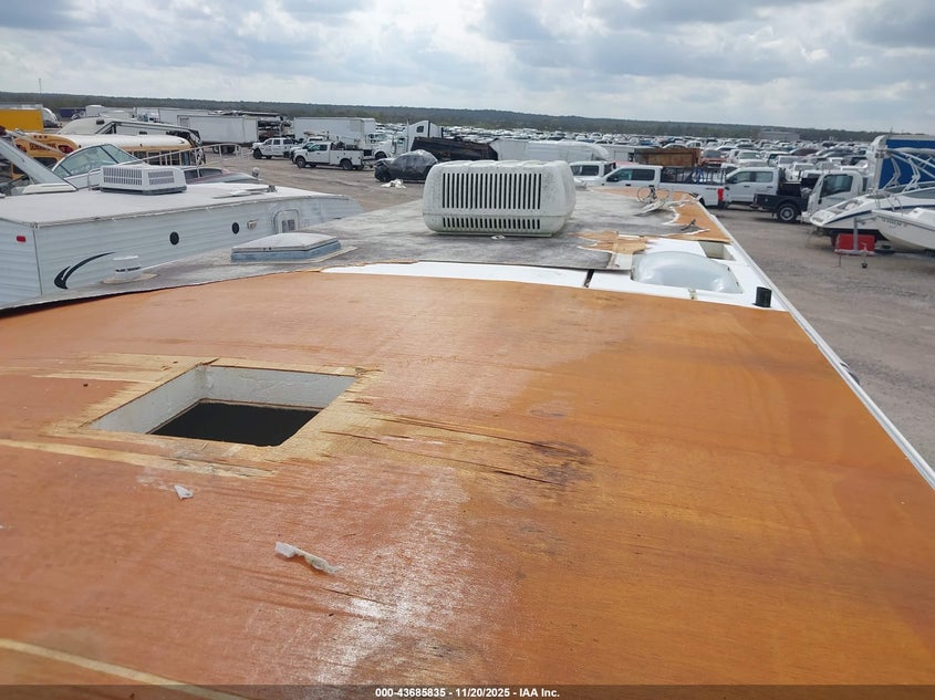 2004 Ford E-450 Cutaway Standard VIN: 1FDXE45SX4HB23275 Lot: 43685835