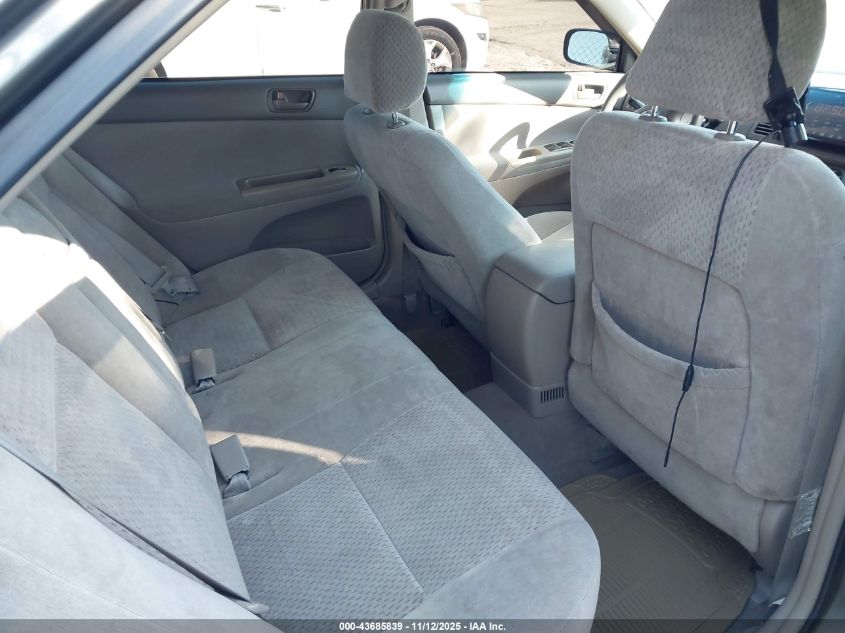 2004 Toyota Camry Le VIN: 4T1BE32K94U935179 Lot: 43685839