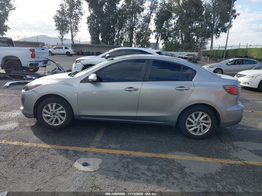 2013 Mazda Mazda3 I Touring VIN: JM1BL1VP0D1783123 Lot: 43685899