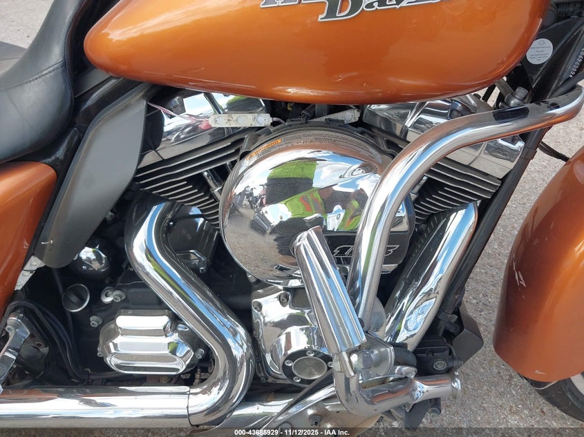 2014 Harley-Davidson Flhx Street Glide VIN: 1HD1KBM17EB696329 Lot: 43685929