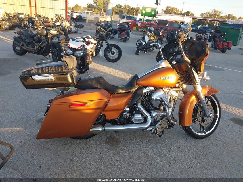 2014 Harley-Davidson Flhx Street Glide VIN: 1HD1KBM17EB696329 Lot: 43685929