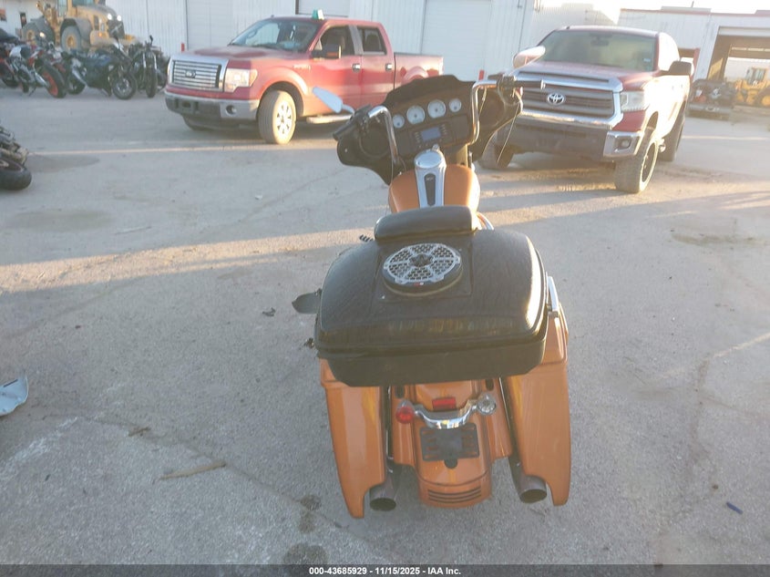 2014 Harley-Davidson Flhx Street Glide VIN: 1HD1KBM17EB696329 Lot: 43685929