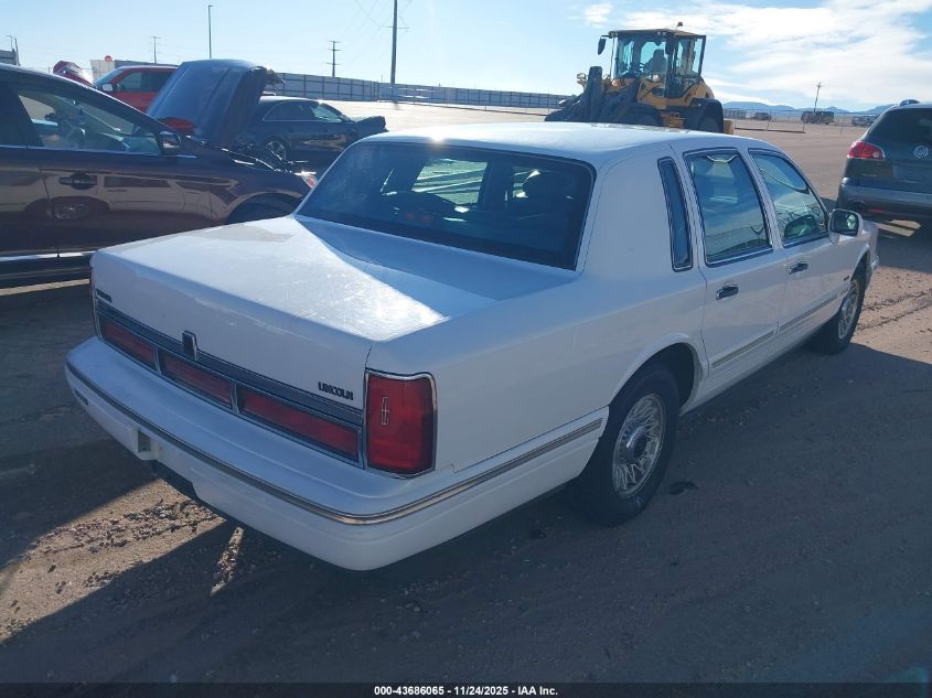 1LNLM81W0VY674124 1997 LINCOLN TOWN CAR photo no. 4