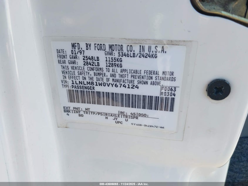 1997 Lincoln Town Car Executive VIN: 1LNLM81W0VY674124 Lot: 43686065