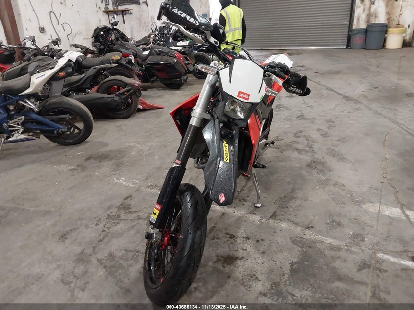 ZD4VSC5047S000497 2007 APRILIA SXV photo no. 5