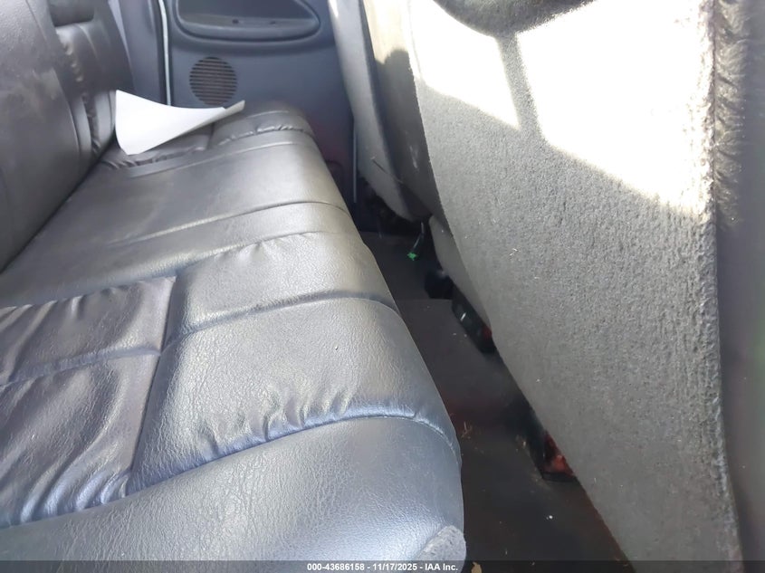 2000 Dodge Ram 2500 St VIN: 1B7KF2368YJ161902 Lot: 43686158