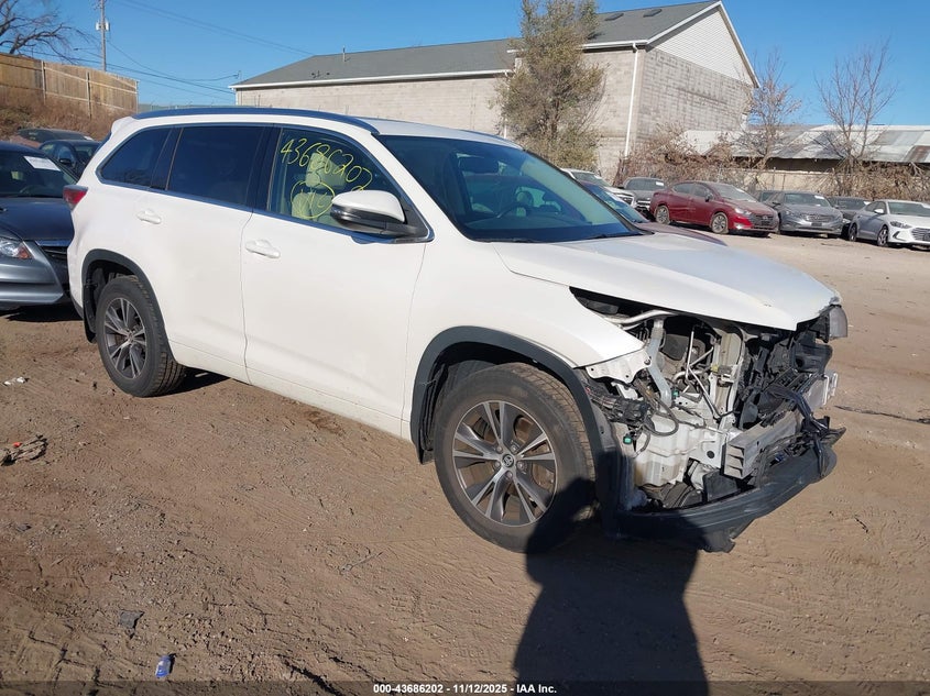 TOYOTA HIGHLANDER XLE V6