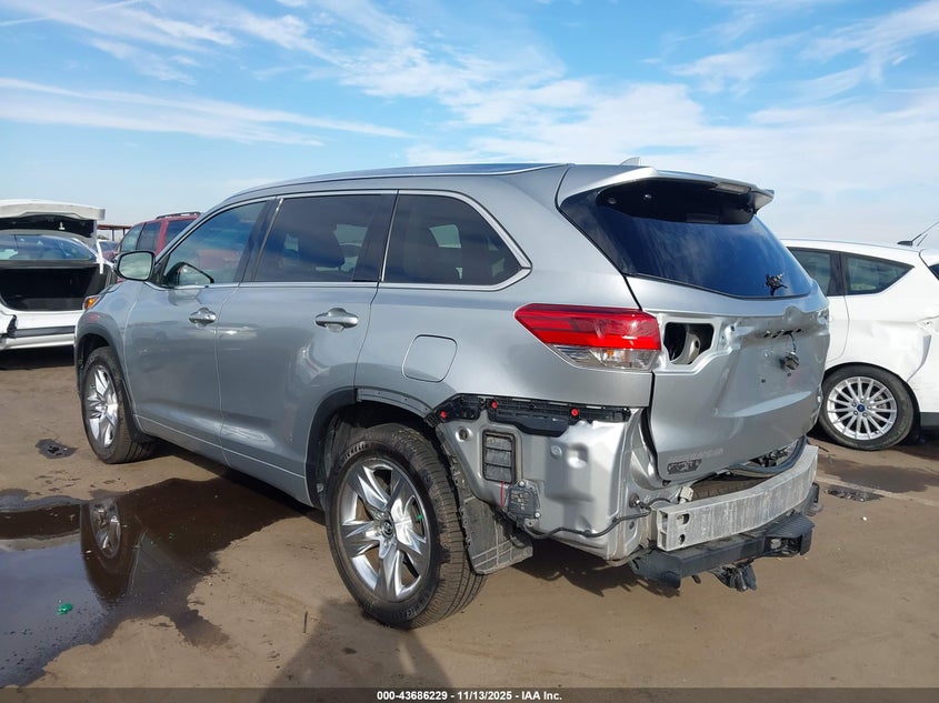 5TDDZRFH7JS487544 2018 TOYOTA HIGHLANDER photo no. 3