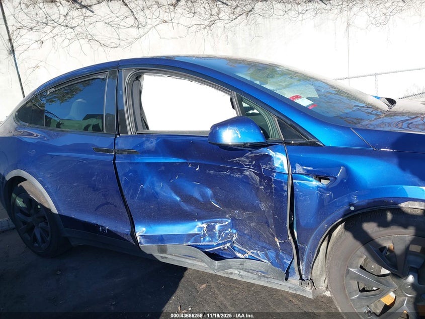 2023 Tesla Model X Dual Motor All-Wheel Drive/Standard Range VIN: 7SAXCAE5XPF380978 Lot: 43686258