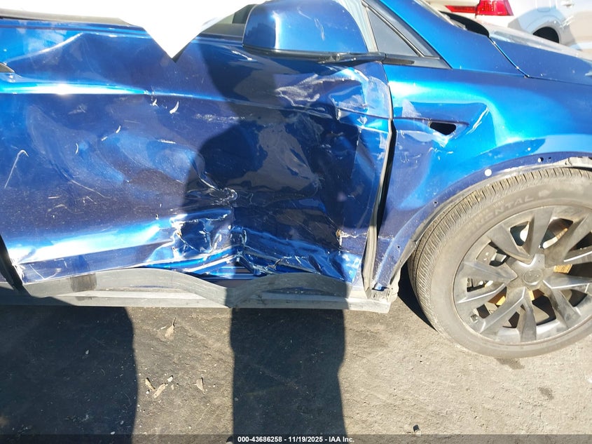 2023 Tesla Model X Dual Motor All-Wheel Drive/Standard Range VIN: 7SAXCAE5XPF380978 Lot: 43686258