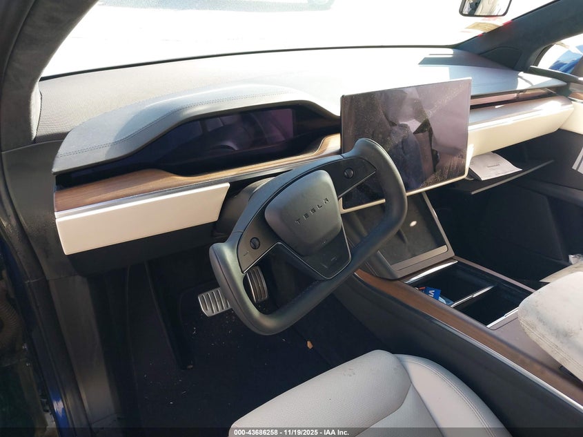 2023 Tesla Model X Dual Motor All-Wheel Drive/Standard Range VIN: 7SAXCAE5XPF380978 Lot: 43686258