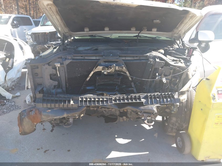 2005 Cadillac Escalade Standard VIN: 1GYEK63N65R143736 Lot: 43686284