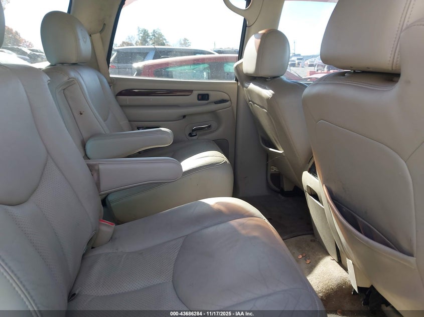 2005 Cadillac Escalade Standard VIN: 1GYEK63N65R143736 Lot: 43686284