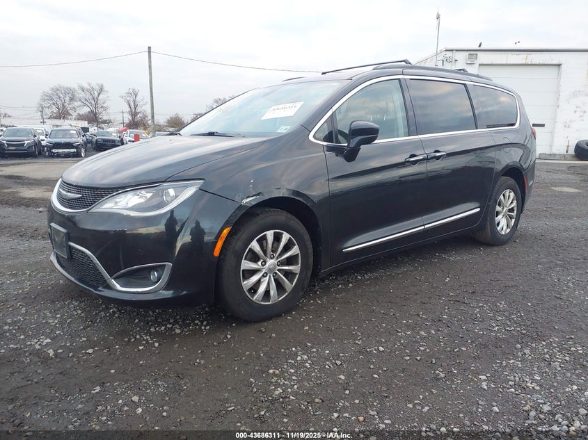 Vin: 2c4rc1bg8hr757017, lot: 44181604, chrysler pacifica touring-l 20172
