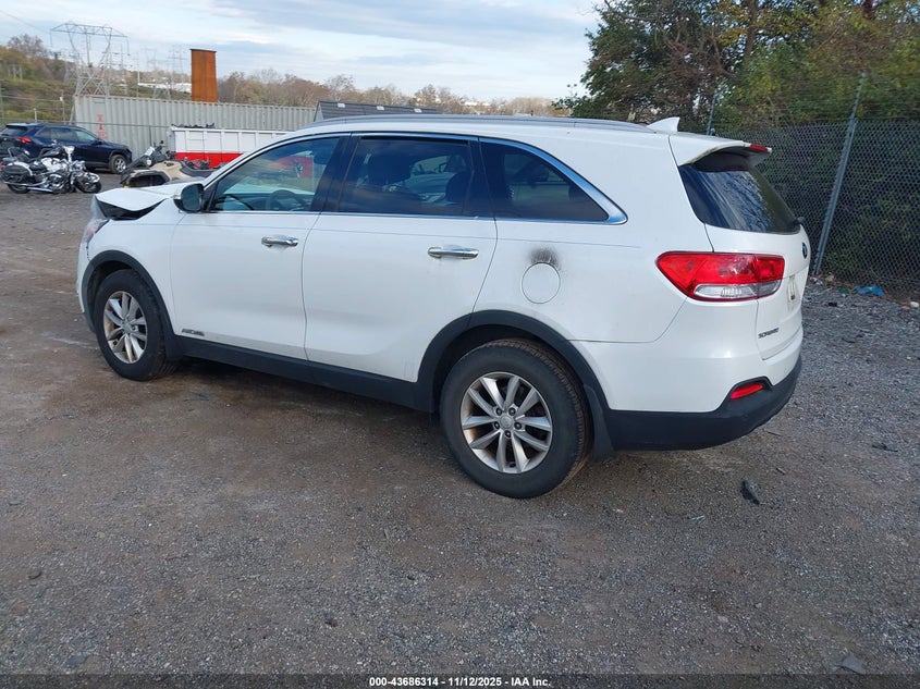 5XYPGDA50JG421143 2018 KIA SORENTO photo no. 3