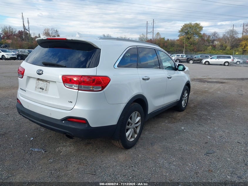 5XYPGDA50JG421143 2018 KIA SORENTO photo no. 4