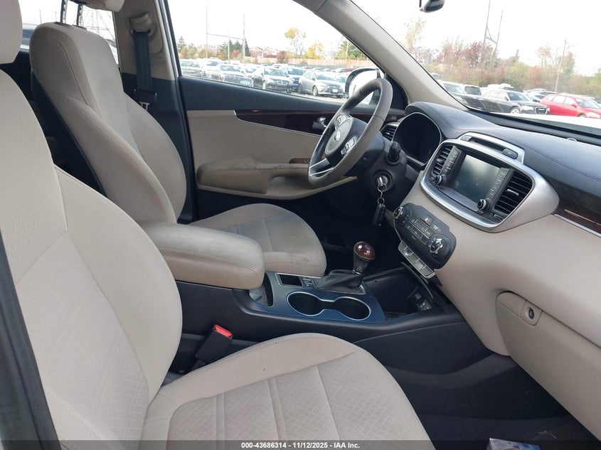 5XYPGDA50JG421143 2018 KIA SORENTO photo no. 5