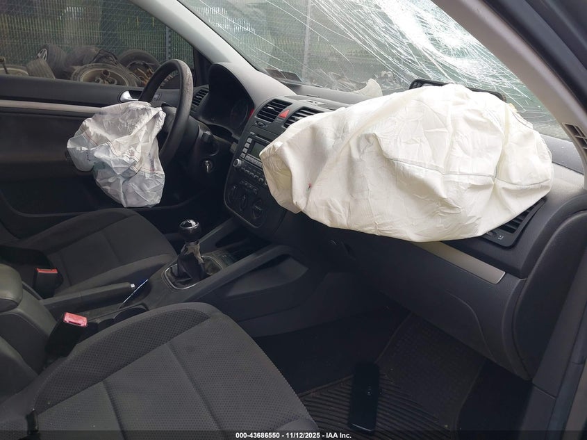 WVWCR71K37W259522 2007 VOLKSWAGEN GOLF photo no. 5