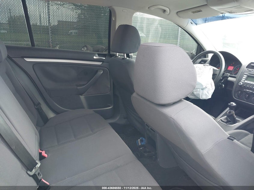 2007 Volkswagen Rabbit 4-Door VIN: WVWCR71K37W259522 Lot: 43686550