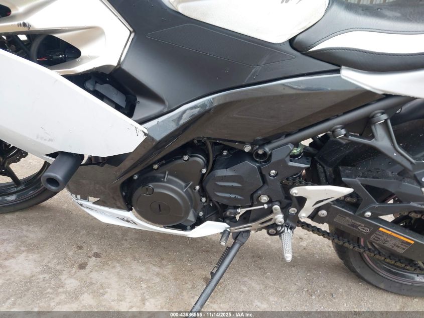 2023 Kawasaki Ex400 VIN: JKAEXKH10PDAR7064 Lot: 43686555