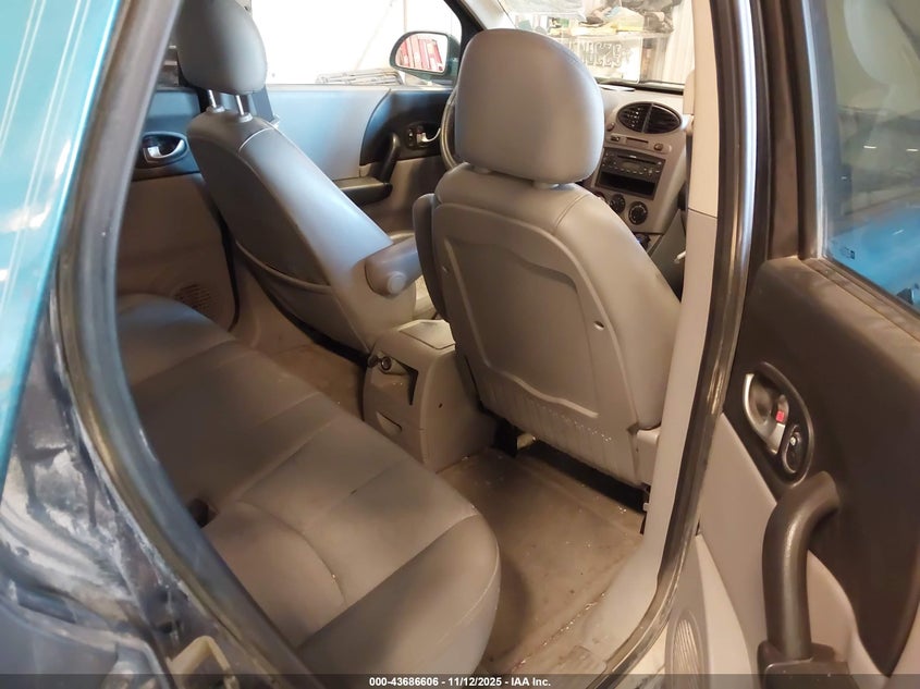 5GZCZ53425S828446 2005 SATURN VUE photo no. 8