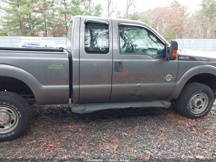 1FT8X3BT3BEB70074 2011 FORD F350 photo no. 13