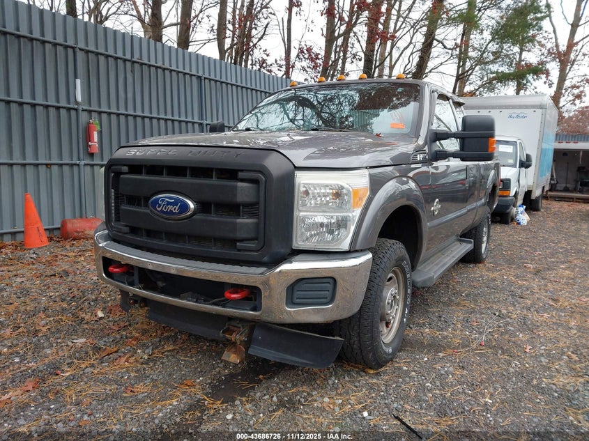 1FT8X3BT3BEB70074 2011 FORD F350 photo no. 2