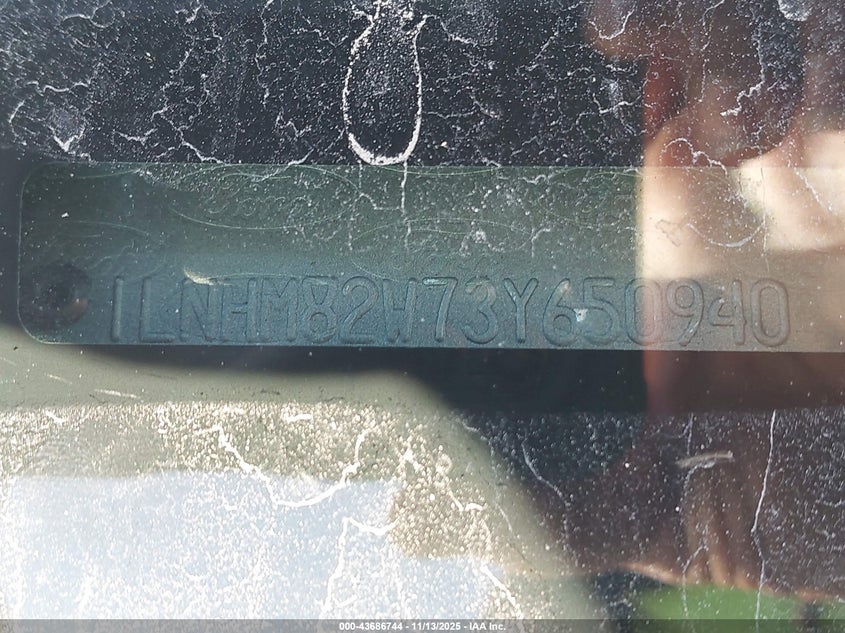 2003 Lincoln Town Car Signature VIN: 1LNHM82W73Y650940 Lot: 43686744