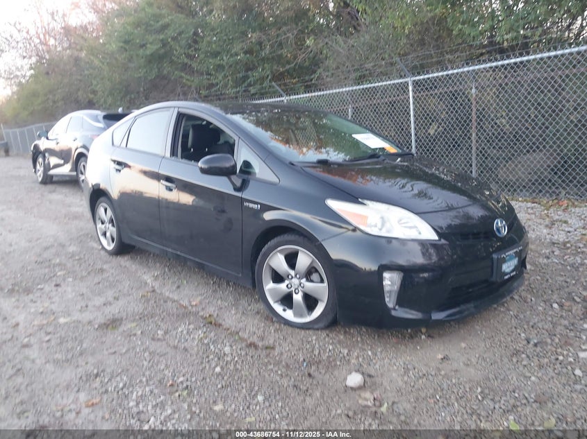 TOYOTA PRIUS THREE SE