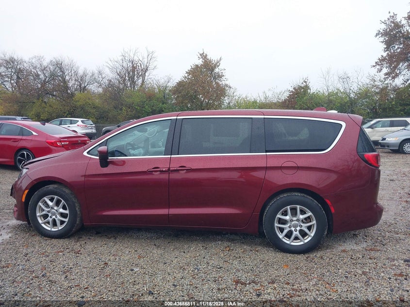 2017 Chrysler Pacifica Touring VIN: 2C4RC1DG3HR553402 Lot: 43686811