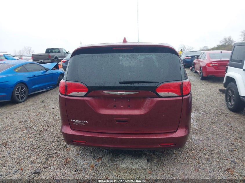 2017 Chrysler Pacifica Touring VIN: 2C4RC1DG3HR553402 Lot: 43686811