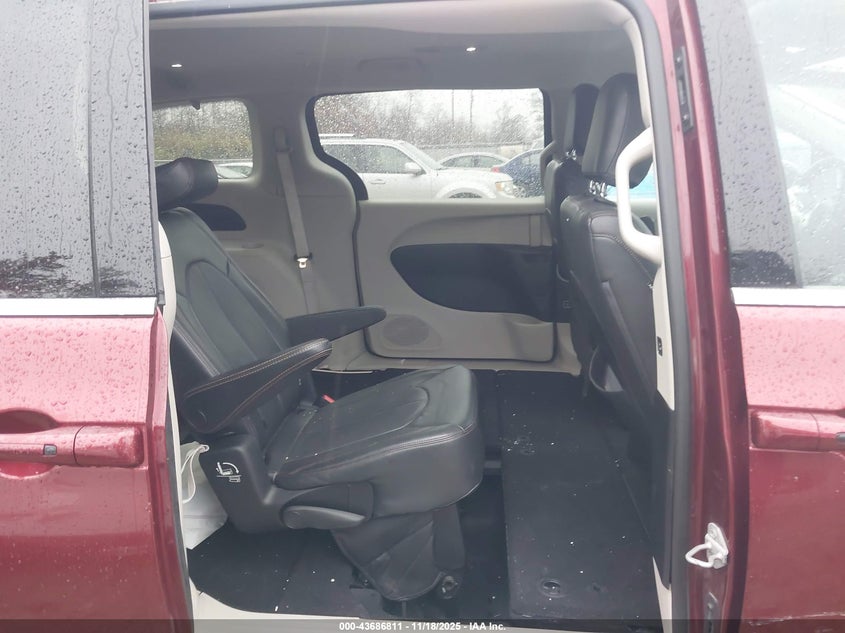 2017 Chrysler Pacifica Touring VIN: 2C4RC1DG3HR553402 Lot: 43686811