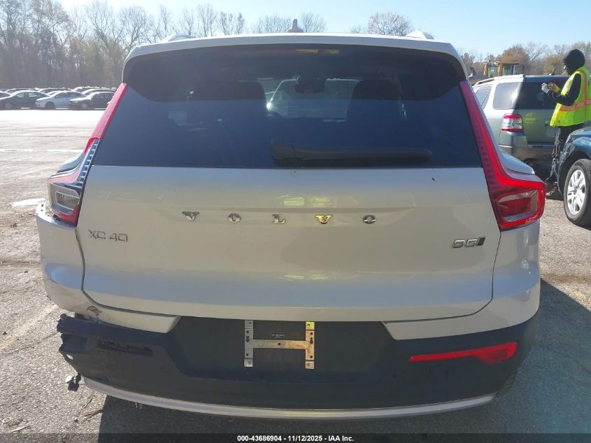 2025 Volvo Xc40 B5 Plus Bright Theme VIN: YV4L12UE8S2590268 Lot: 43686904